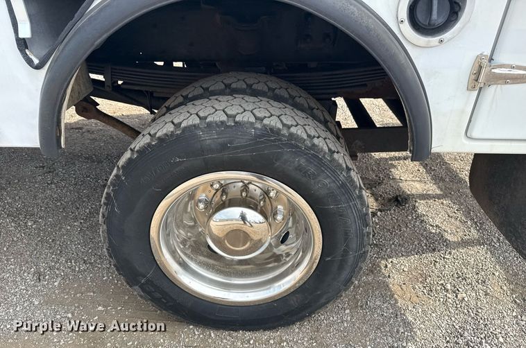 image for item EG5968 2005 GMC C4500 bucket truck