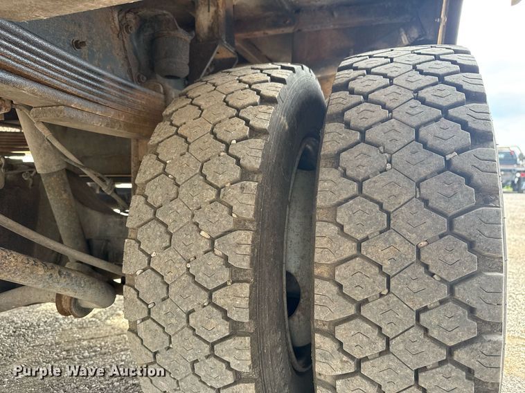 image for item EG5968 2005 GMC C4500 bucket truck