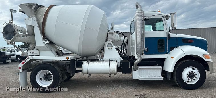 image for item EG5970 2010 Peterbilt 335 ready mix truck