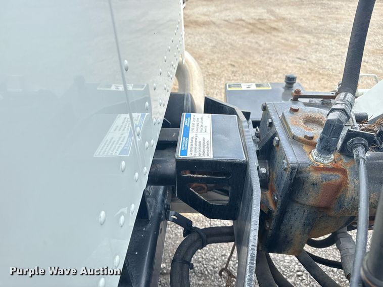 image for item EG5970 2010 Peterbilt 335 ready mix truck