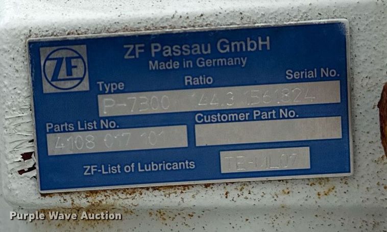 image for item EG5970 2010 Peterbilt 335 ready mix truck