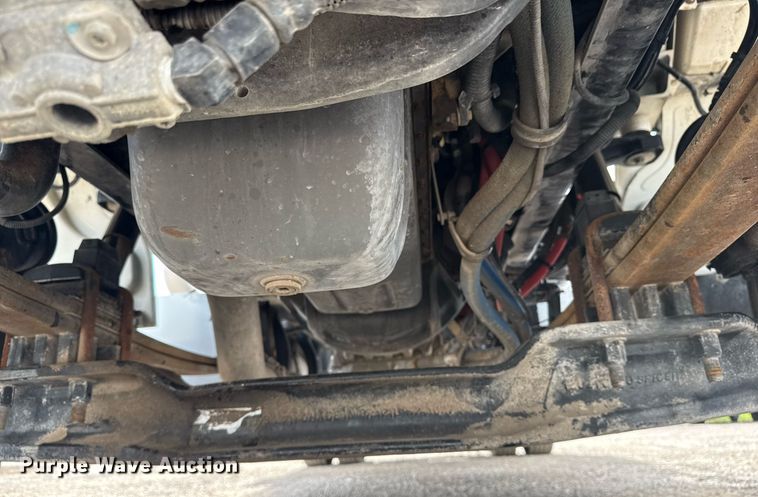 image for item EG5970 2010 Peterbilt 335 ready mix truck