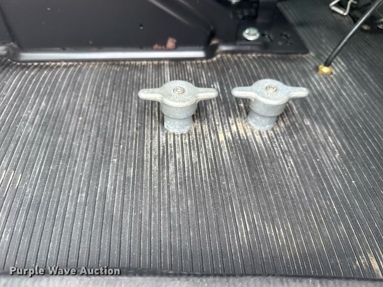 image for item EG5970 2010 Peterbilt 335 ready mix truck