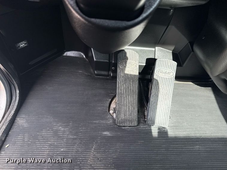 image for item EG5970 2010 Peterbilt 335 ready mix truck