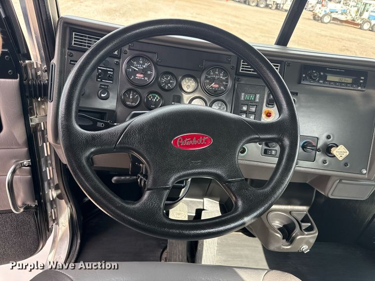 image for item EG5970 2010 Peterbilt 335 ready mix truck