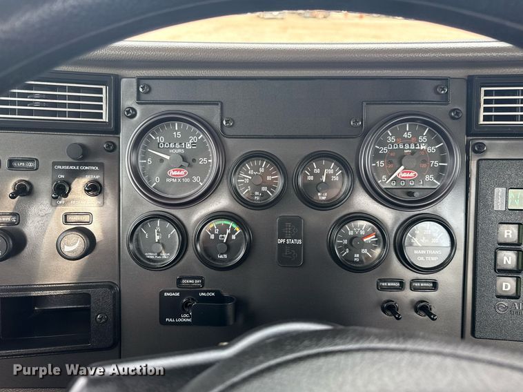 image for item EG5970 2010 Peterbilt 335 ready mix truck