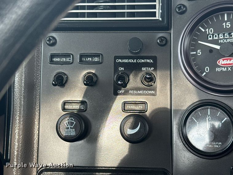 image for item EG5970 2010 Peterbilt 335 ready mix truck