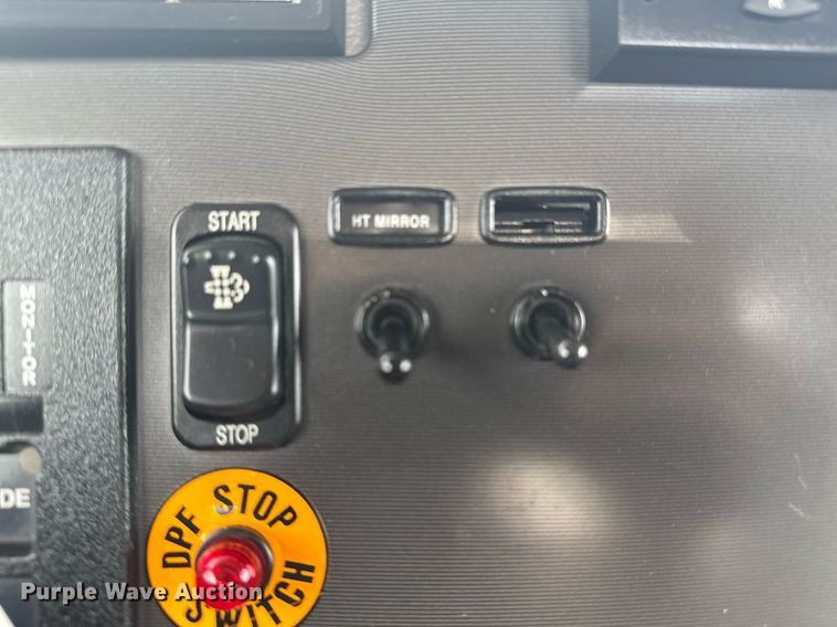 image for item EG5970 2010 Peterbilt 335 ready mix truck