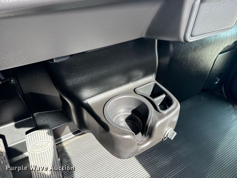 image for item EG5970 2010 Peterbilt 335 ready mix truck