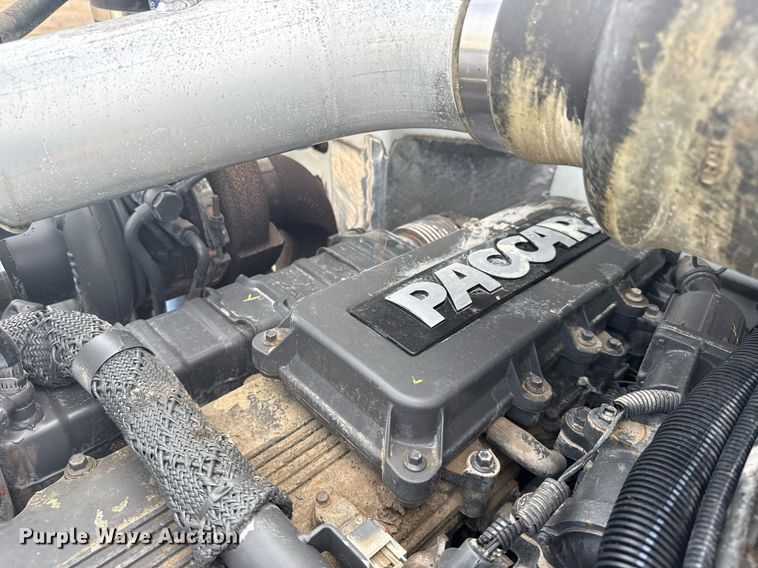 image for item EG5970 2010 Peterbilt 335 ready mix truck