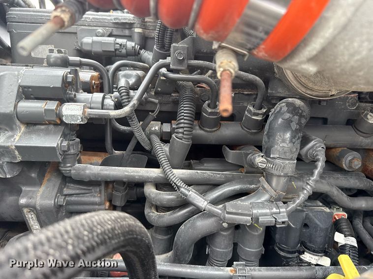 image for item EG5970 2010 Peterbilt 335 ready mix truck