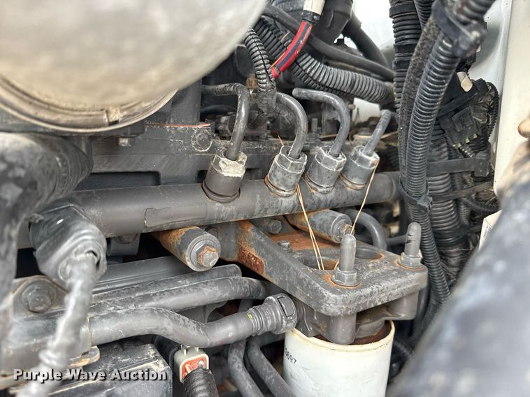 image for item EG5970 2010 Peterbilt 335 ready mix truck