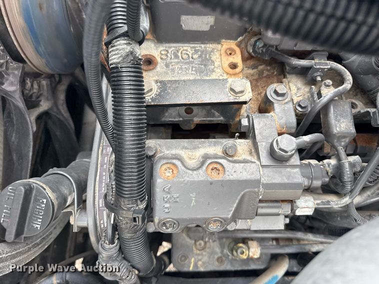 image for item EG5970 2010 Peterbilt 335 ready mix truck