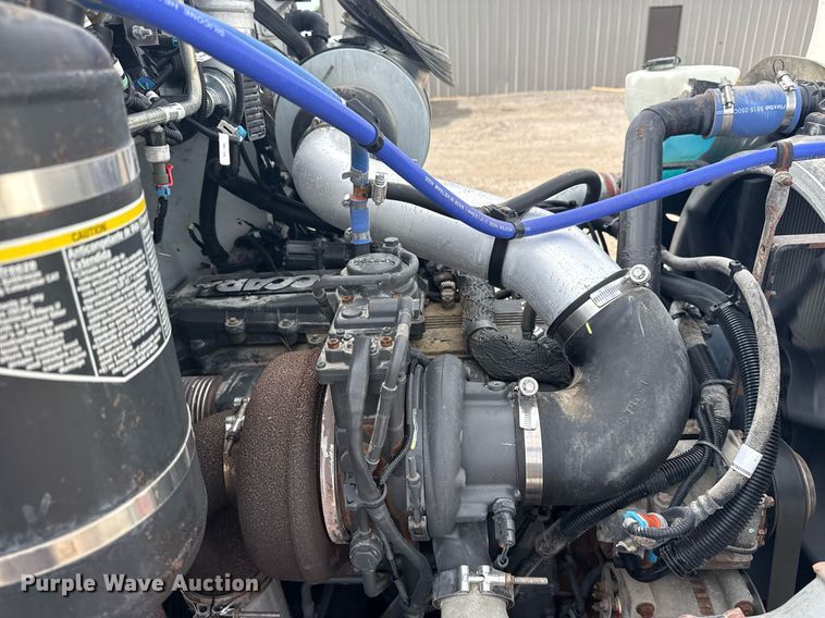 image for item EG5970 2010 Peterbilt 335 ready mix truck