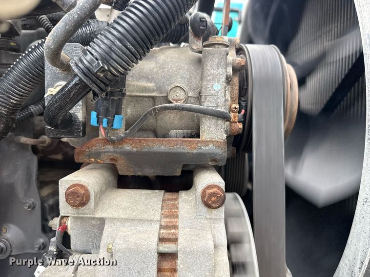 image for item EG5970 2010 Peterbilt 335 ready mix truck