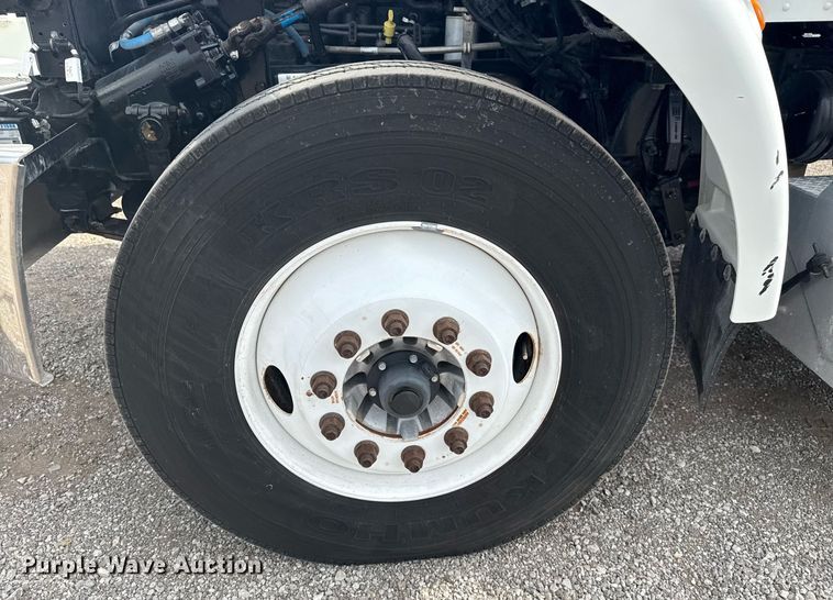 image for item EG5970 2010 Peterbilt 335 ready mix truck