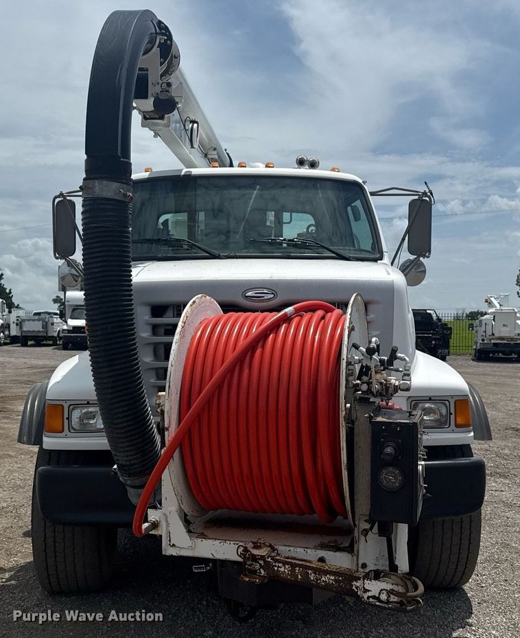 image for item EG5973 2002 Sterling L9500 sewer jetter truck