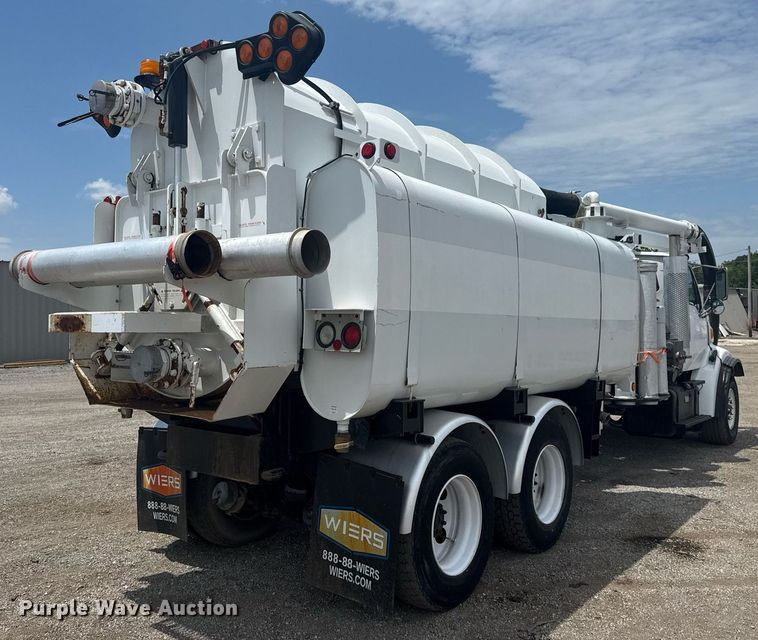 image for item EG5973 2002 Sterling L9500 sewer jetter truck