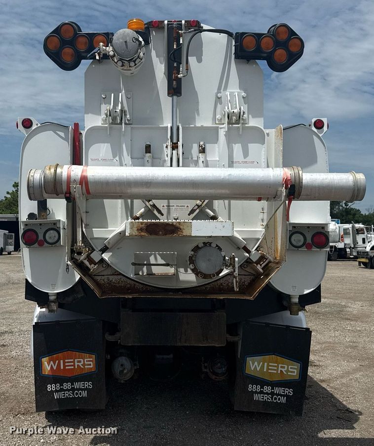 image for item EG5973 2002 Sterling L9500 sewer jetter truck