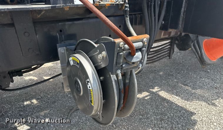 image for item EG5973 2002 Sterling L9500 sewer jetter truck