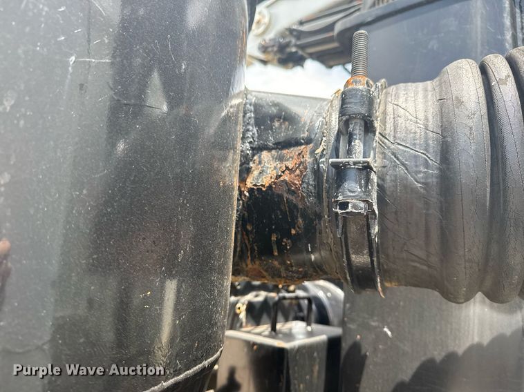 image for item EG5973 2002 Sterling L9500 sewer jetter truck