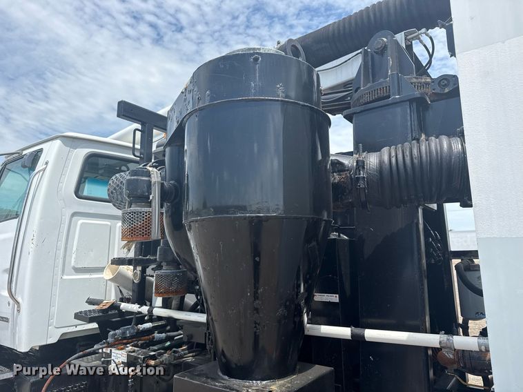 image for item EG5973 2002 Sterling L9500 sewer jetter truck