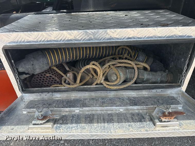 image for item EG5973 2002 Sterling L9500 sewer jetter truck