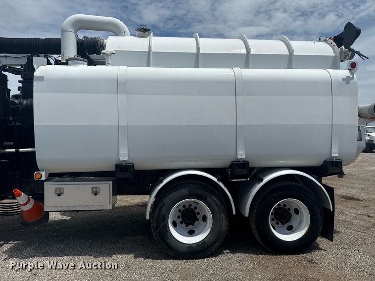 image for item EG5973 2002 Sterling L9500 sewer jetter truck