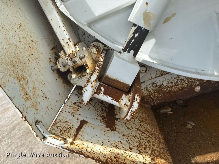 image for item EG5973 2002 Sterling L9500 sewer jetter truck