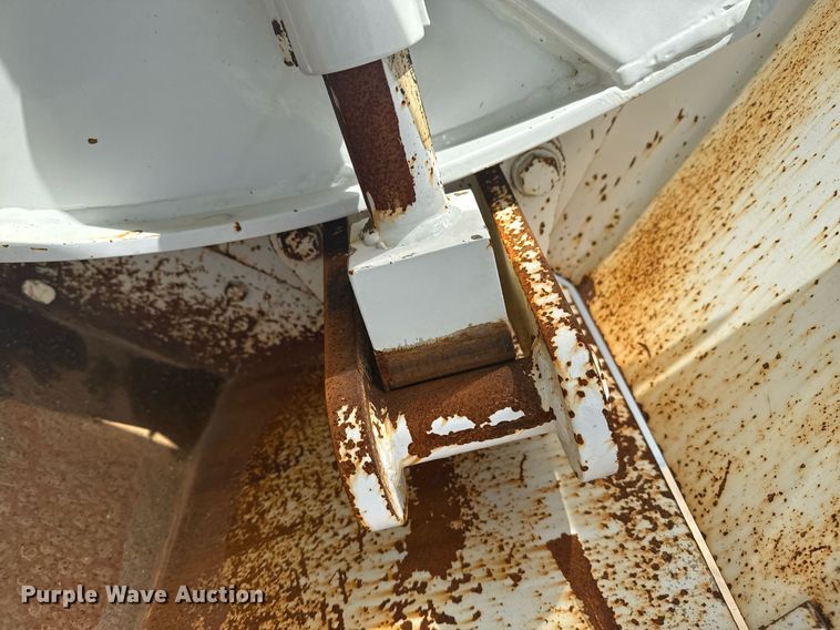 image for item EG5973 2002 Sterling L9500 sewer jetter truck