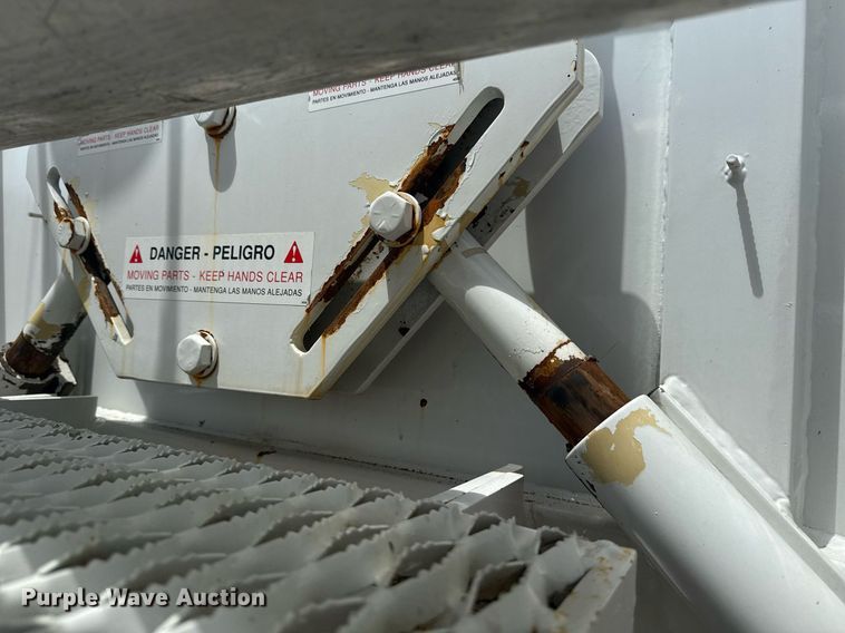 image for item EG5973 2002 Sterling L9500 sewer jetter truck