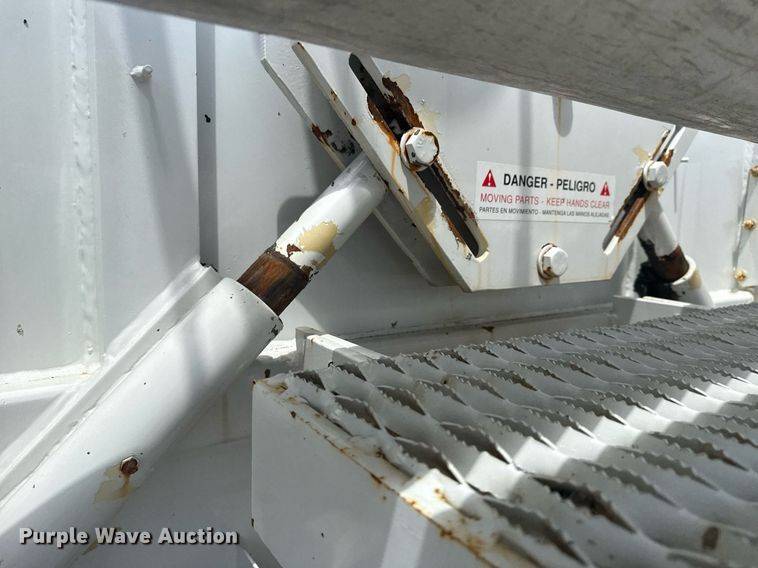 image for item EG5973 2002 Sterling L9500 sewer jetter truck