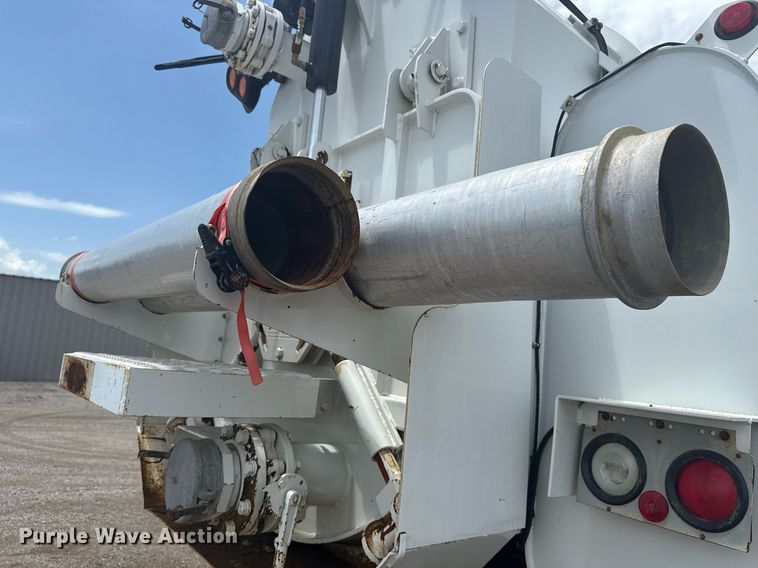 image for item EG5973 2002 Sterling L9500 sewer jetter truck