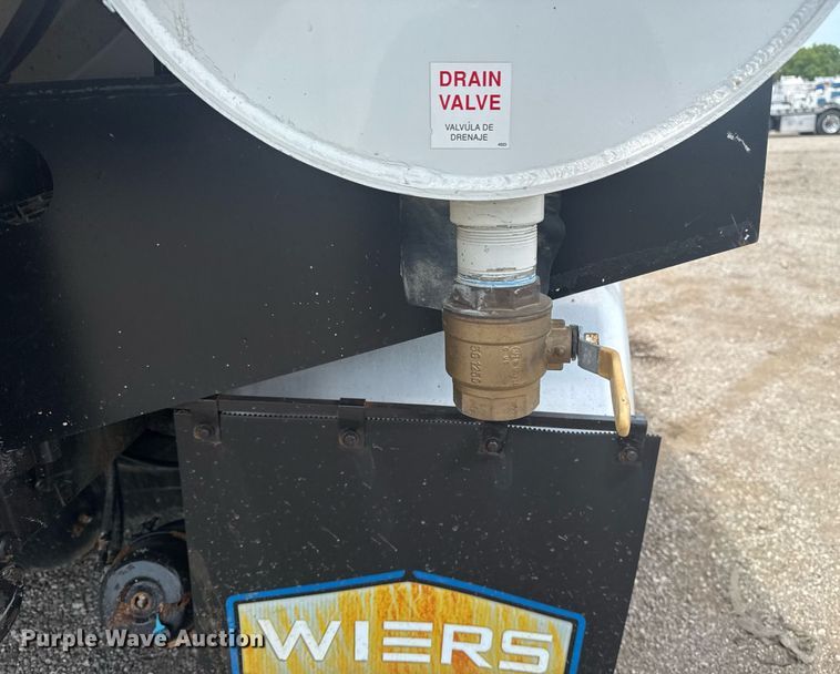 image for item EG5973 2002 Sterling L9500 sewer jetter truck