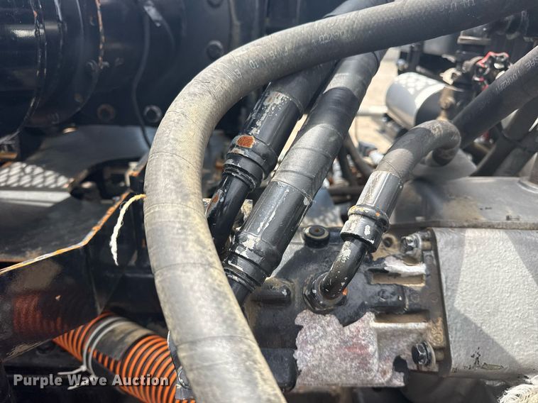 image for item EG5973 2002 Sterling L9500 sewer jetter truck