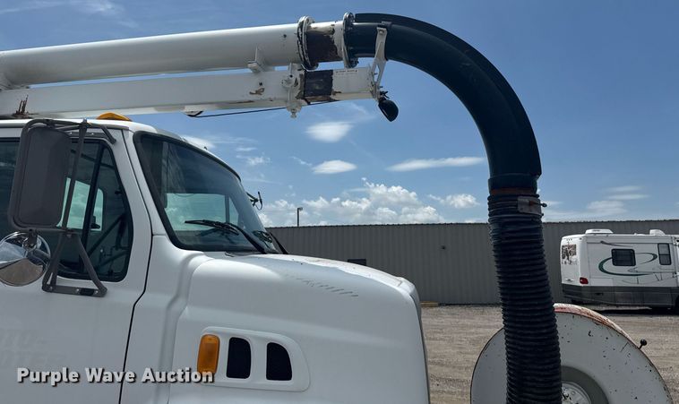 image for item EG5973 2002 Sterling L9500 sewer jetter truck