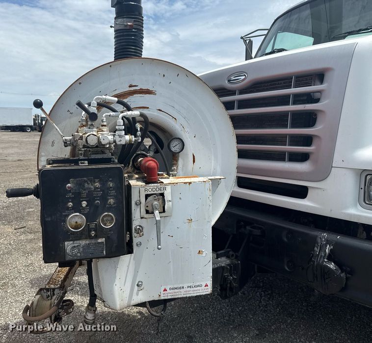 image for item EG5973 2002 Sterling L9500 sewer jetter truck