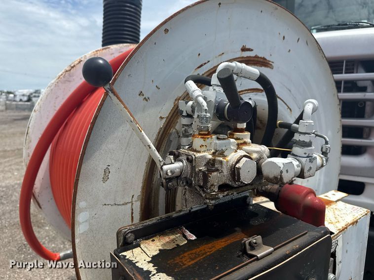 image for item EG5973 2002 Sterling L9500 sewer jetter truck