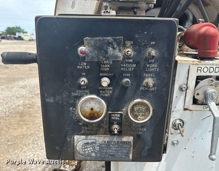 image for item EG5973 2002 Sterling L9500 sewer jetter truck