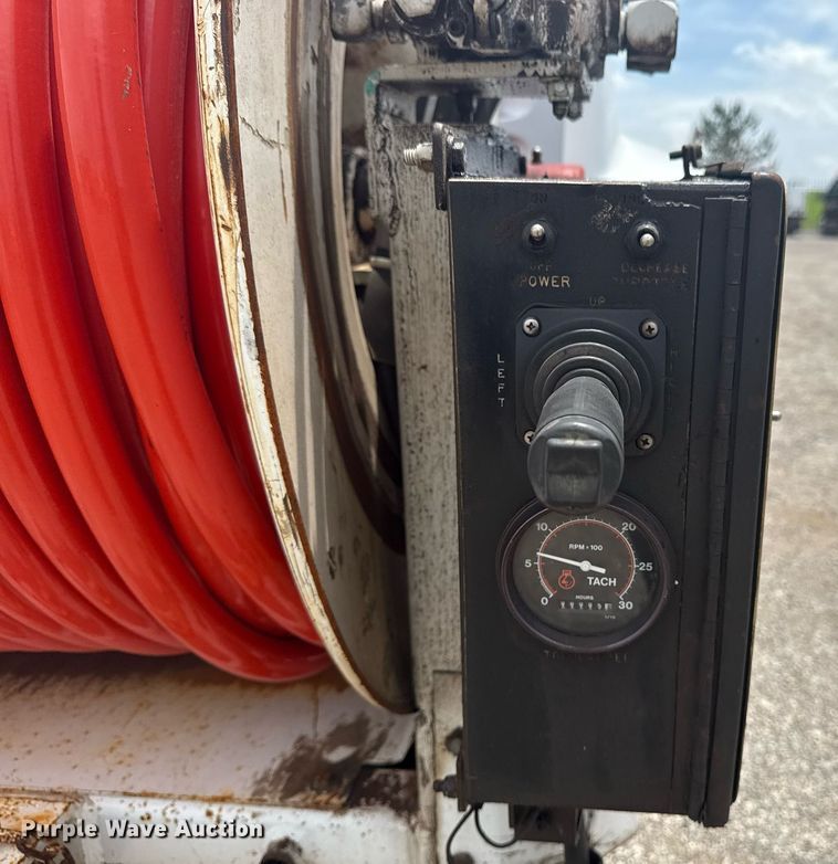 image for item EG5973 2002 Sterling L9500 sewer jetter truck