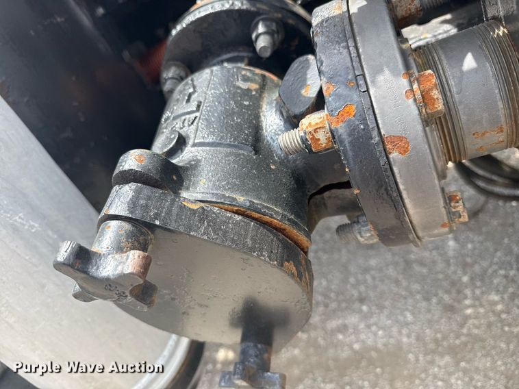 image for item EG5973 2002 Sterling L9500 sewer jetter truck