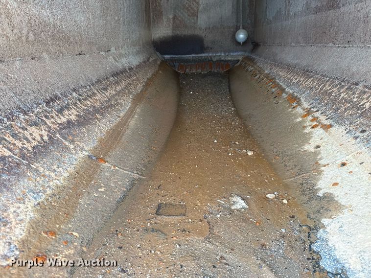 image for item EG5973 2002 Sterling L9500 sewer jetter truck