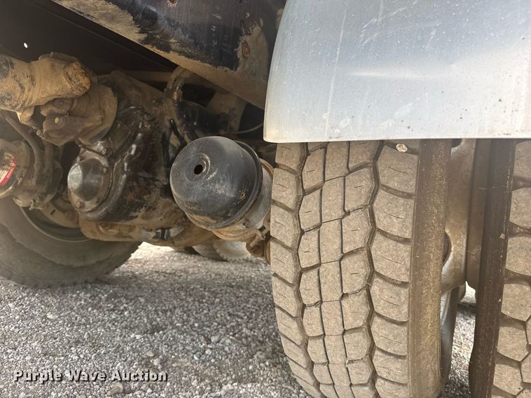 image for item EG5973 2002 Sterling L9500 sewer jetter truck