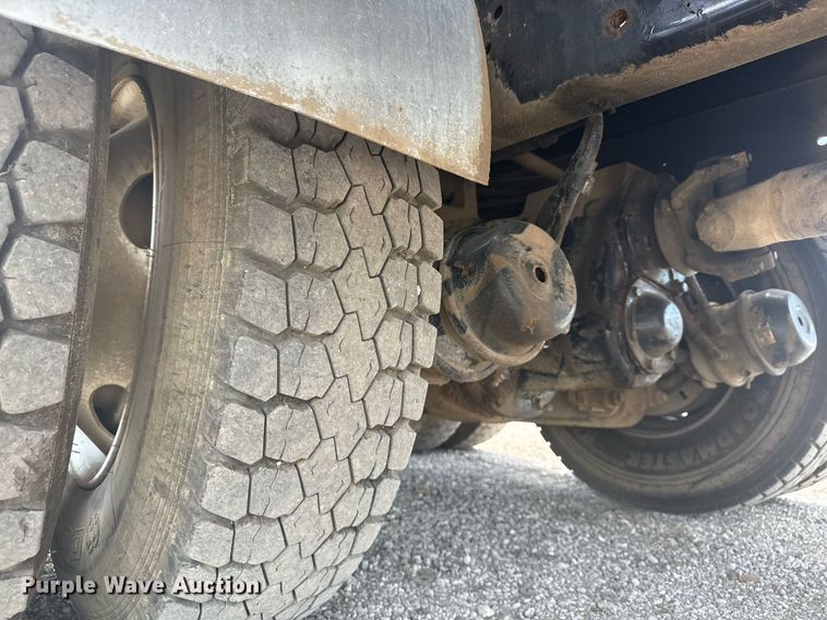 image for item EG5973 2002 Sterling L9500 sewer jetter truck