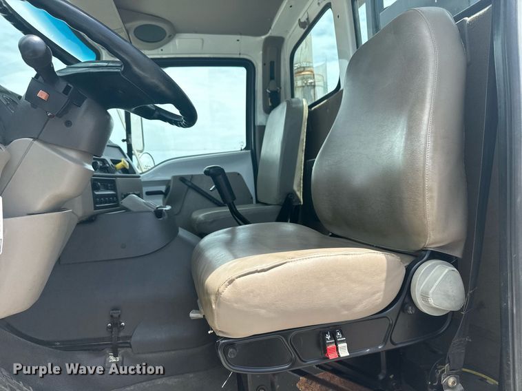 image for item EG5973 2002 Sterling L9500 sewer jetter truck