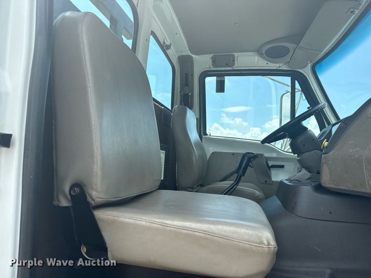 image for item EG5973 2002 Sterling L9500 sewer jetter truck