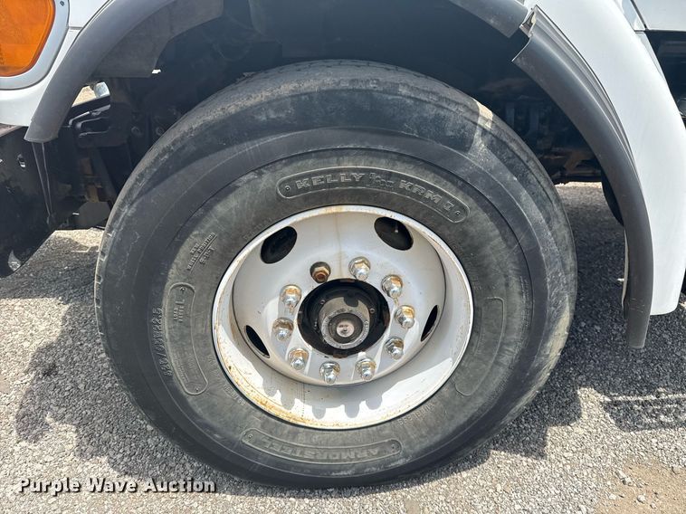 image for item EG5973 2002 Sterling L9500 sewer jetter truck