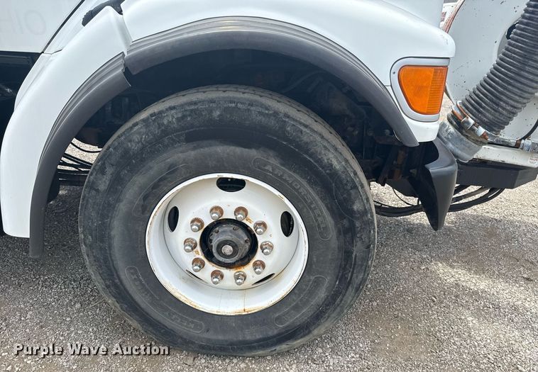 image for item EG5973 2002 Sterling L9500 sewer jetter truck