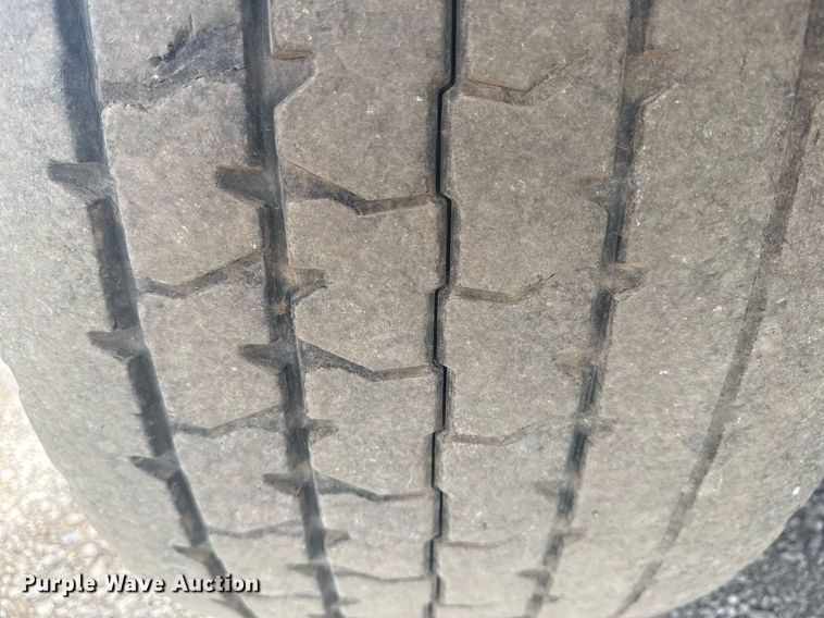 image for item EG5973 2002 Sterling L9500 sewer jetter truck