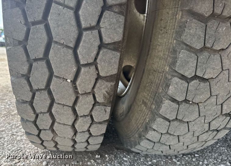 image for item EG5973 2002 Sterling L9500 sewer jetter truck